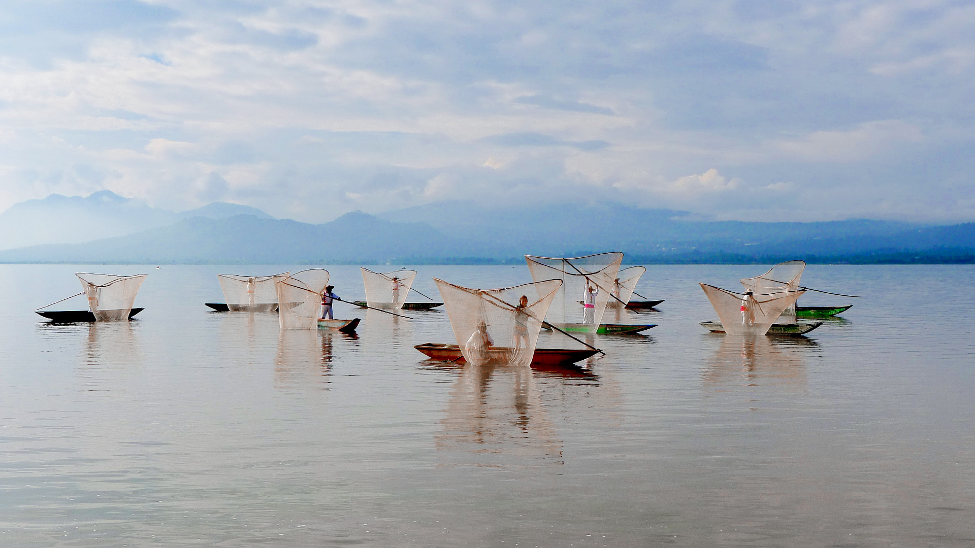 Globe Trekker Central America and the Caribbean  - E3 - Conquistadors, Aztecs and Revolution