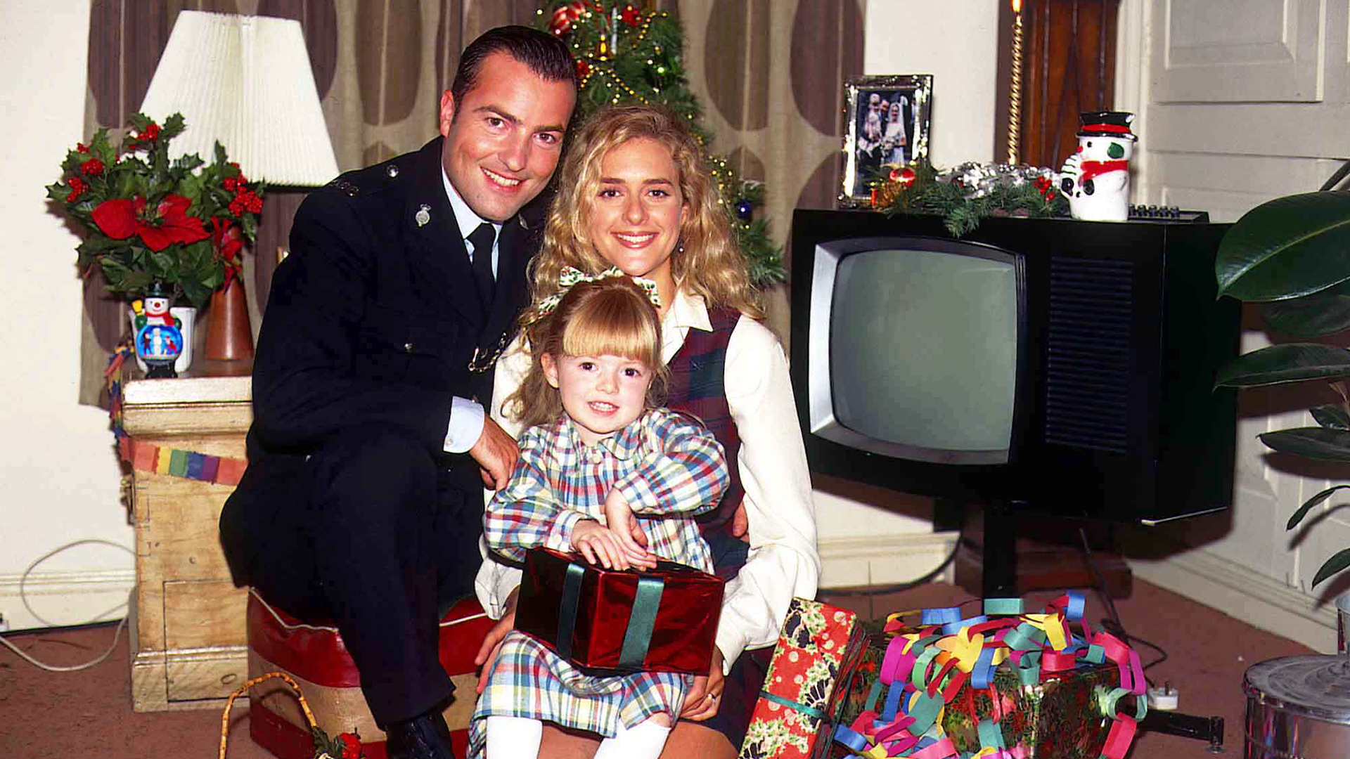 Heartbeat - S7E16 - Queen's Message, The