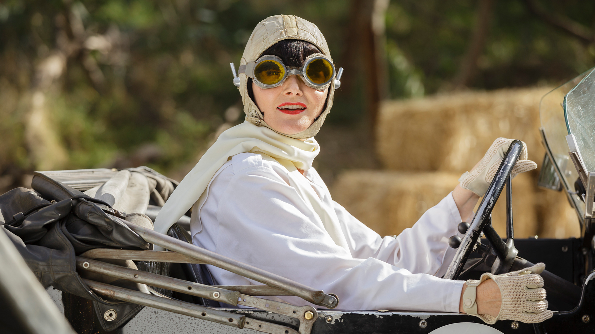 Miss Fisher's Murder Mysteries - S2E7 - Blood at the Wheel