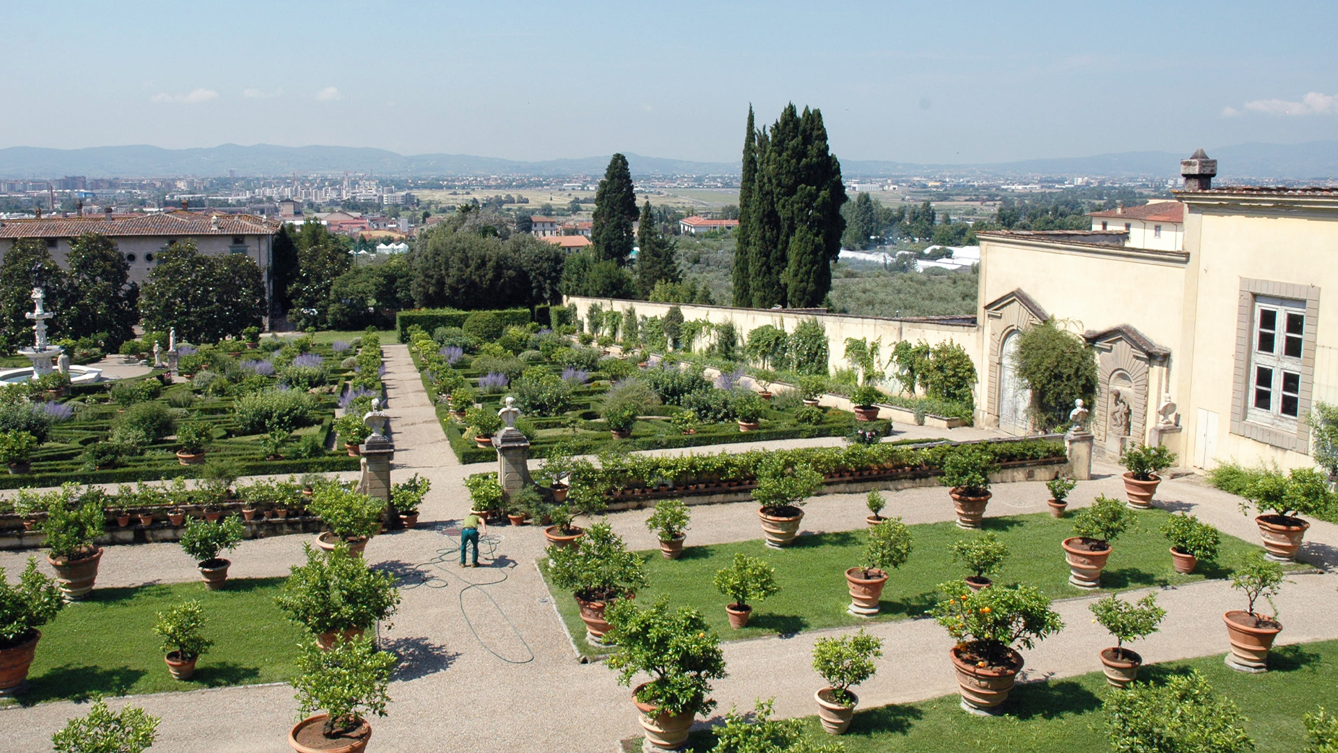 Monty Don's Italian Gardens - E2 - Florence