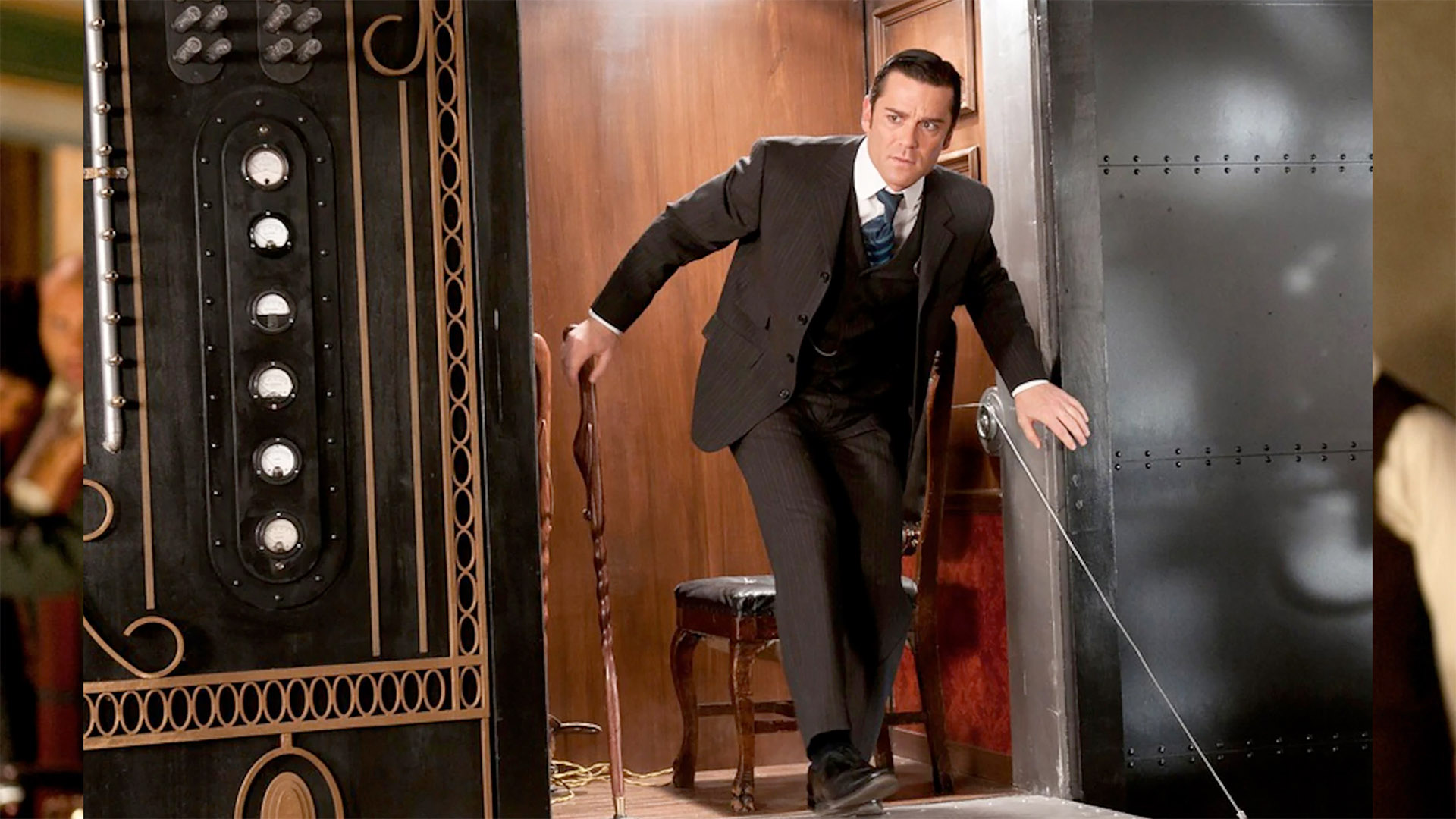 Murdoch Mysteries - S5E13 - Twentieth Century Murdoch Murdoch Mysteries - S5E13 - Twentieth Century Murdoch