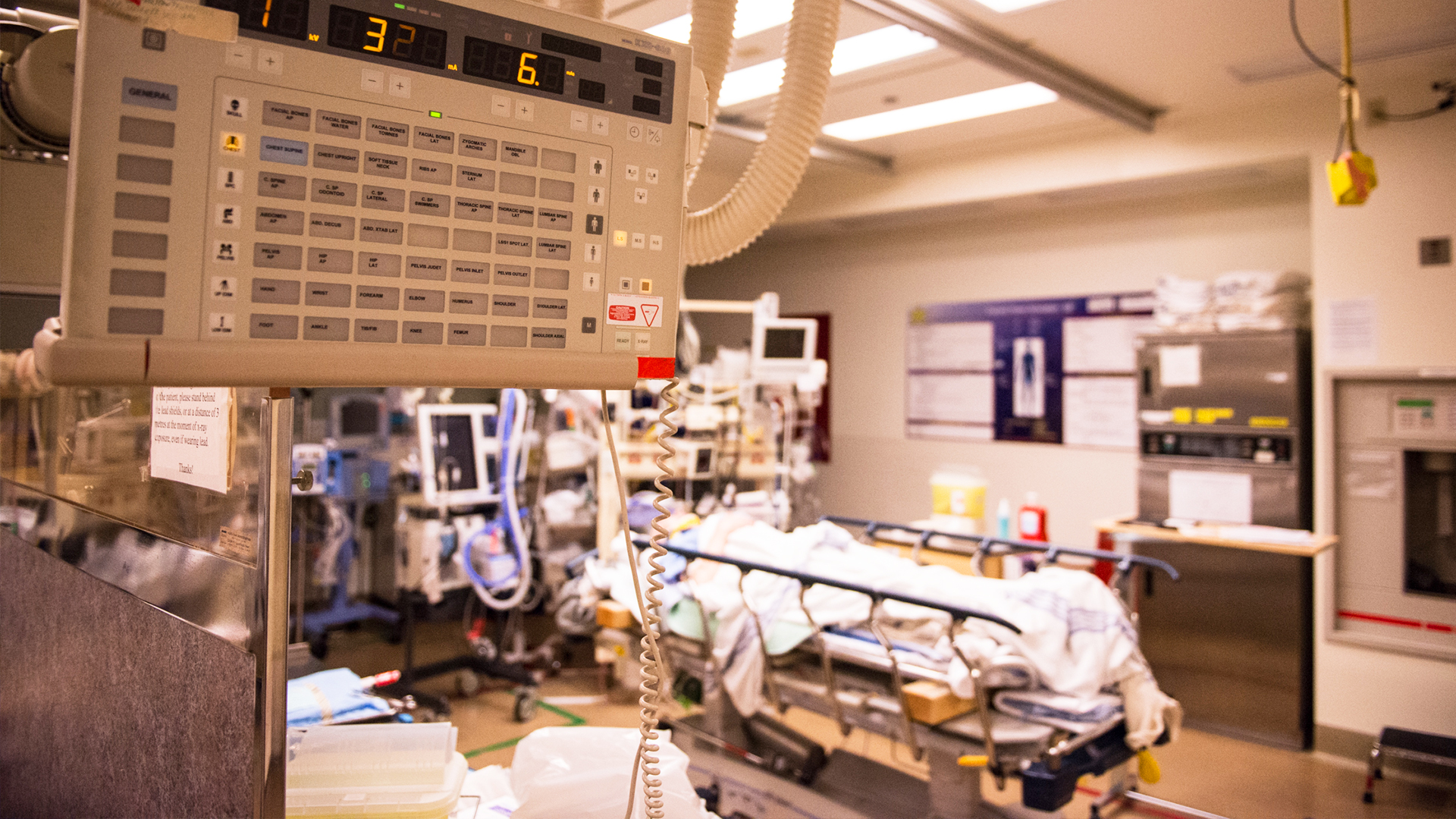 Emergency Room: Life and Death at VGH - S1E3 - Full Moon Emergency Room: Life and Death at VGH - S1E3 - Full Moon